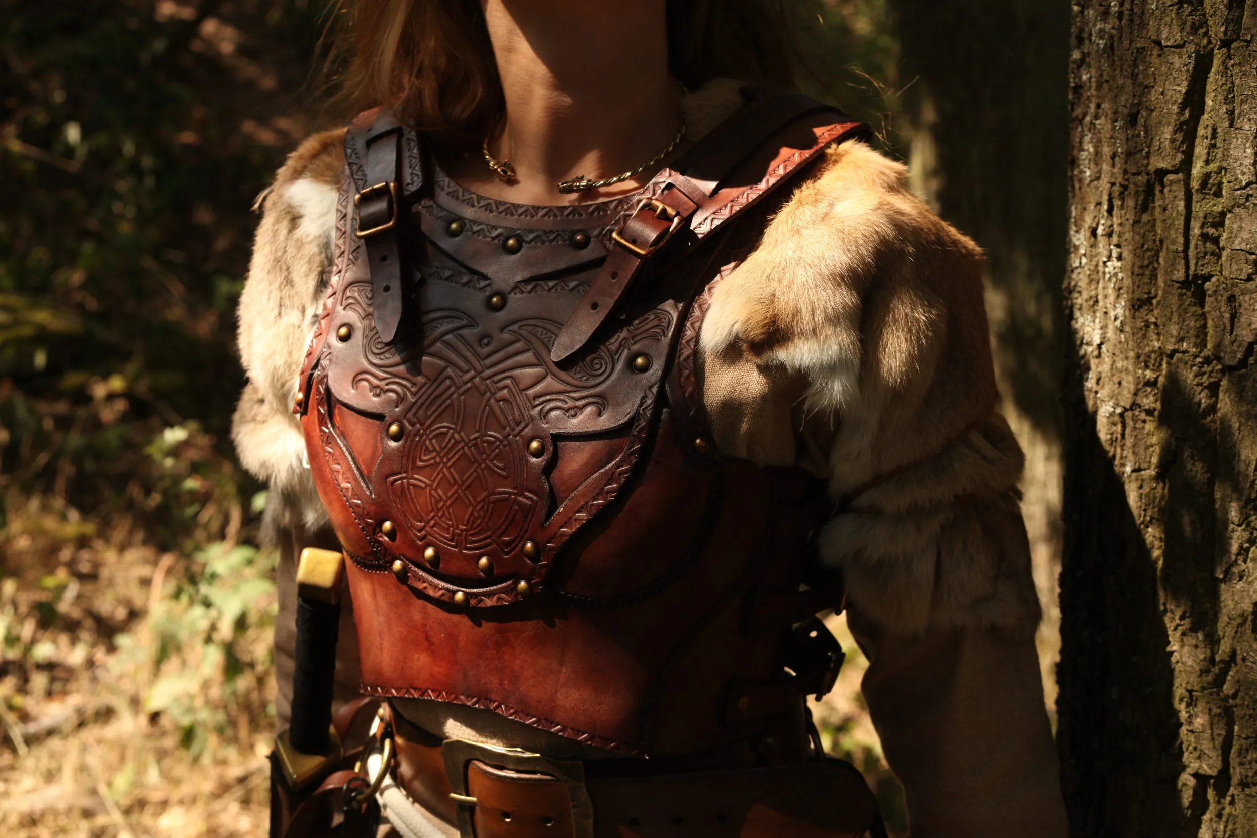 LARP Lederrüstung Clanführerin