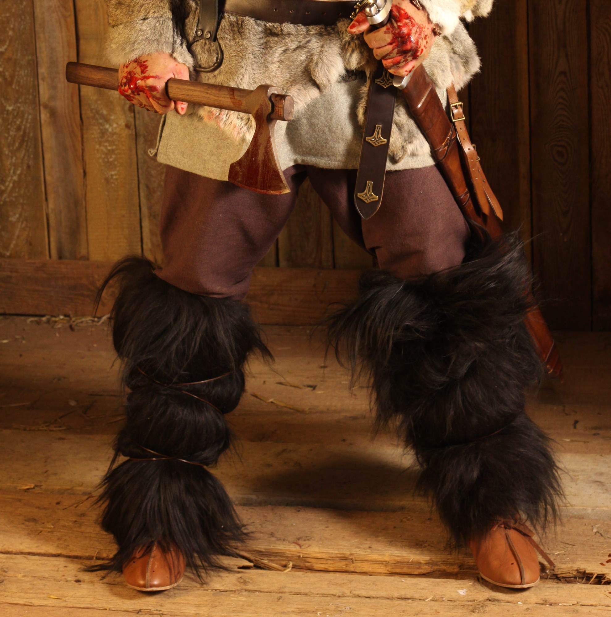 LARP Beinschienen mit Fell