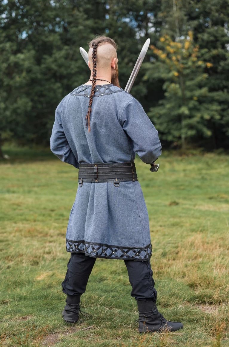 Wikinger-Tunika mit Lederapplikationen
