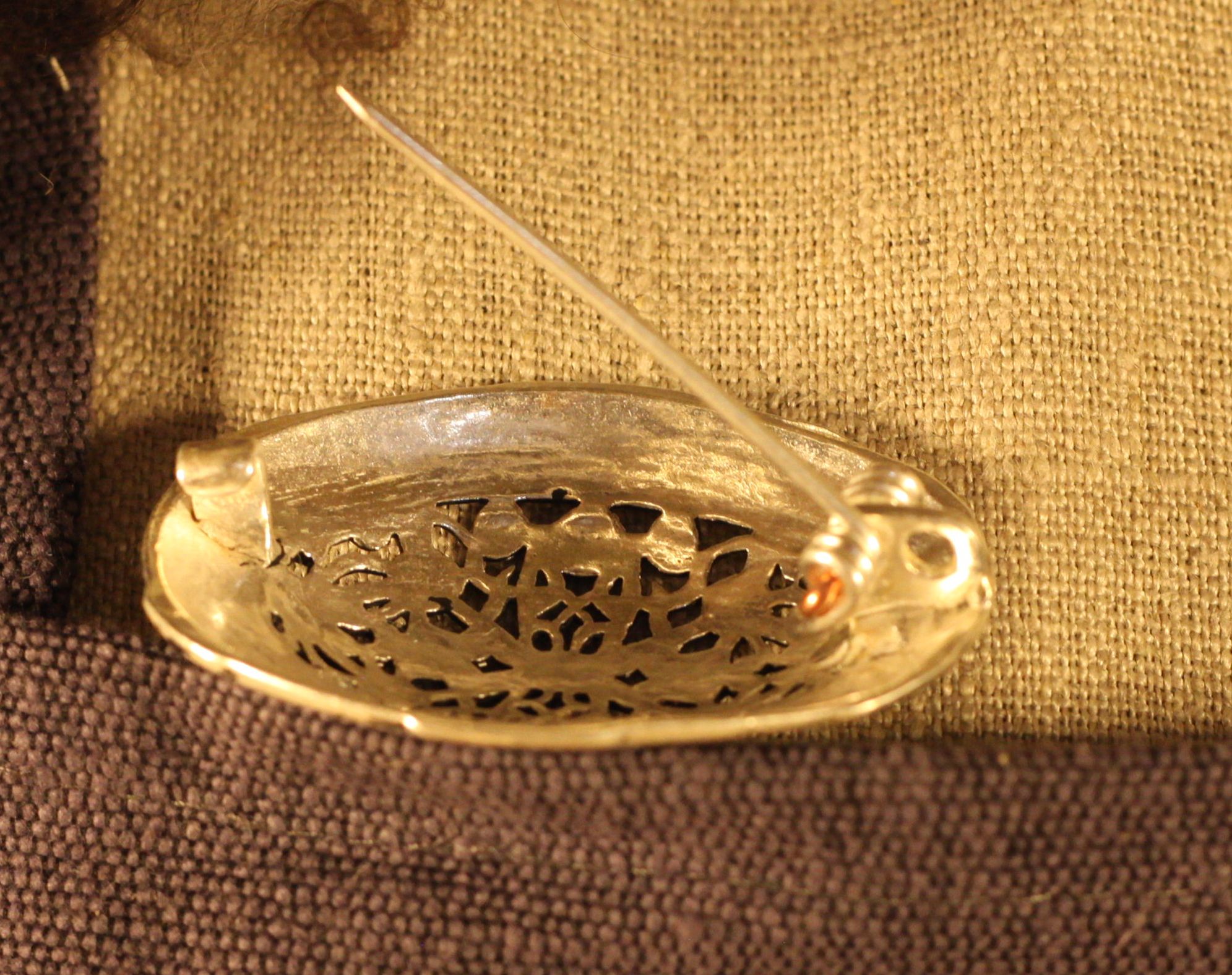 Versilberte Ovalfibel Wikinger Schalenfibel