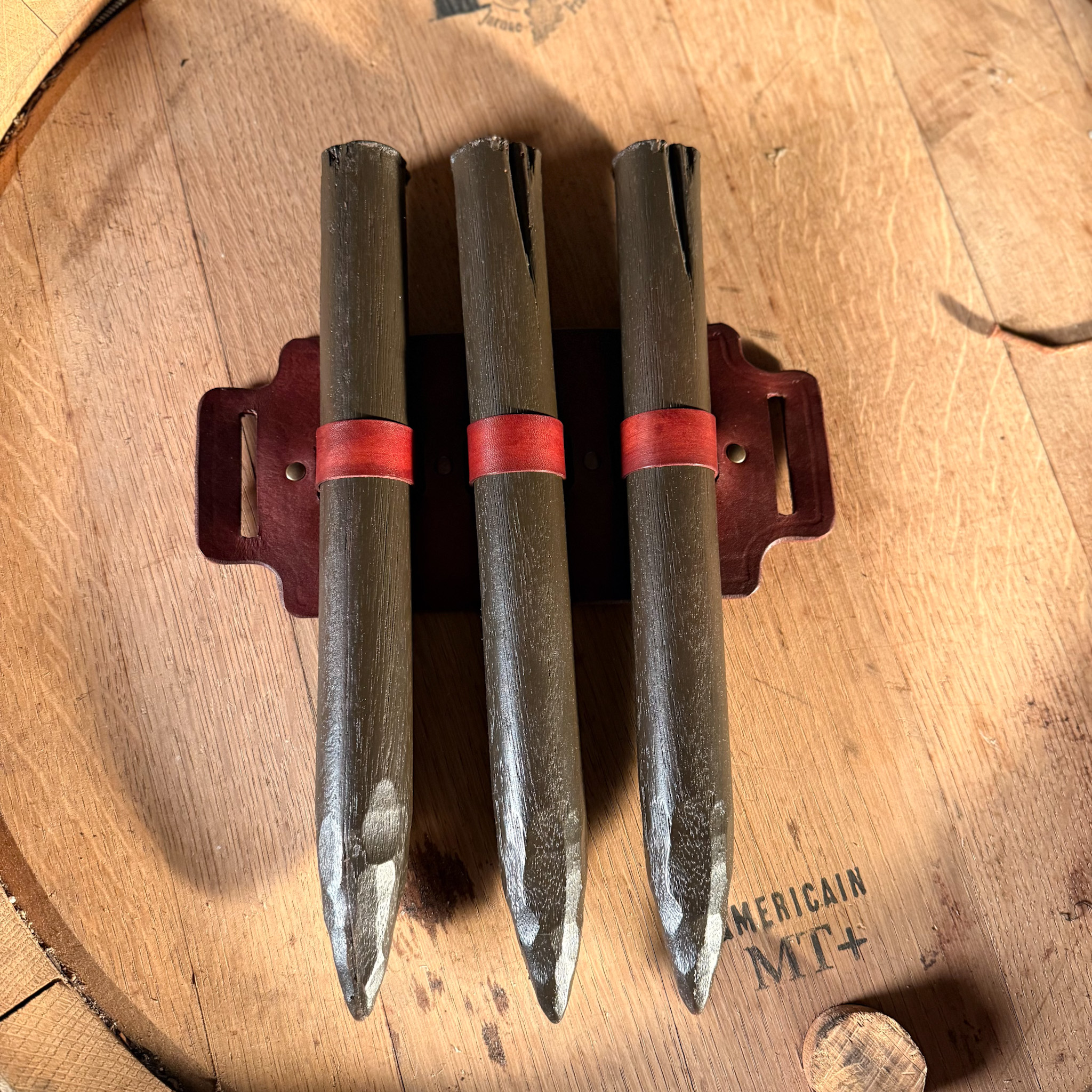 Pflockhalter aus Leder mit 3 Pflöcken