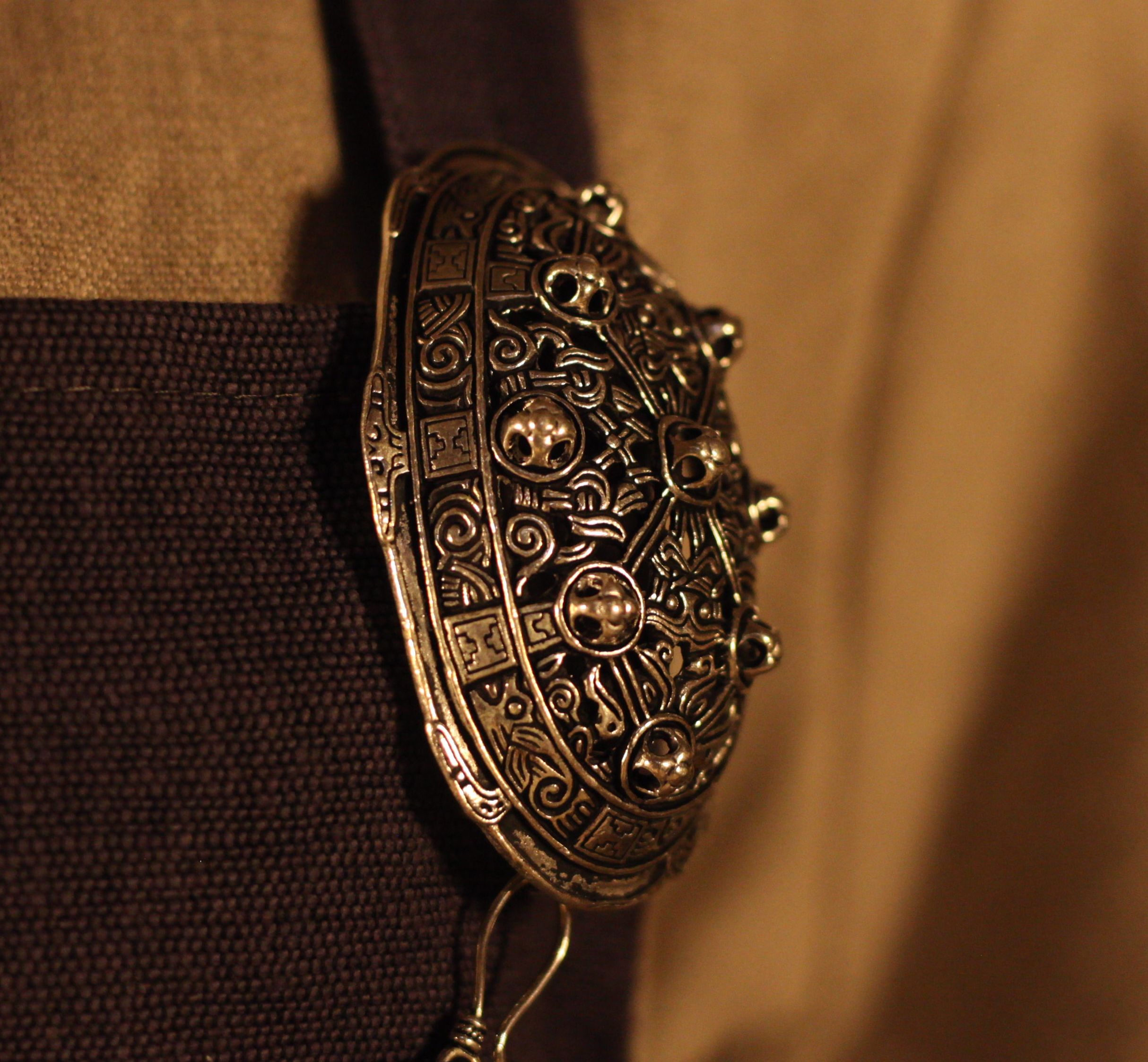 Wikinger Ovalfibel - Schalenfibel, versilbert