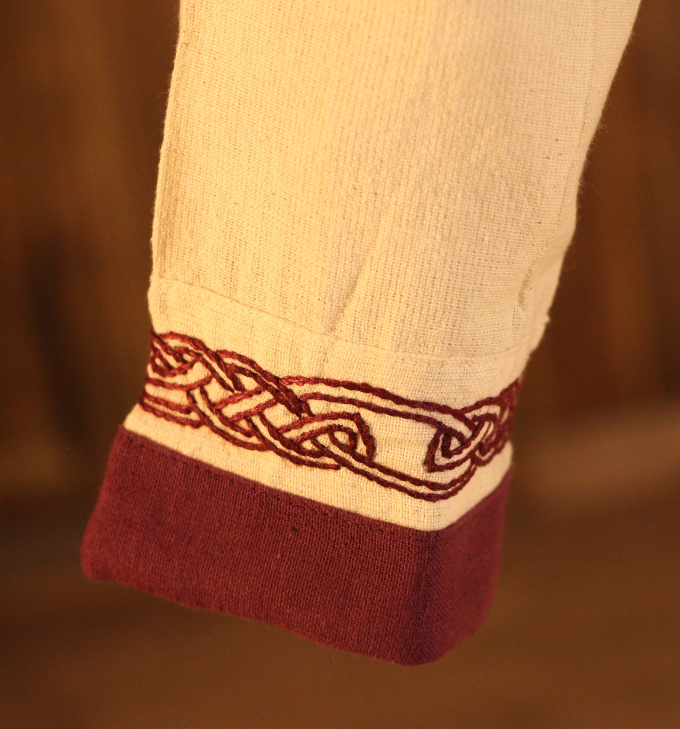 Wikingerkleid Lagertha mit Handstickerei