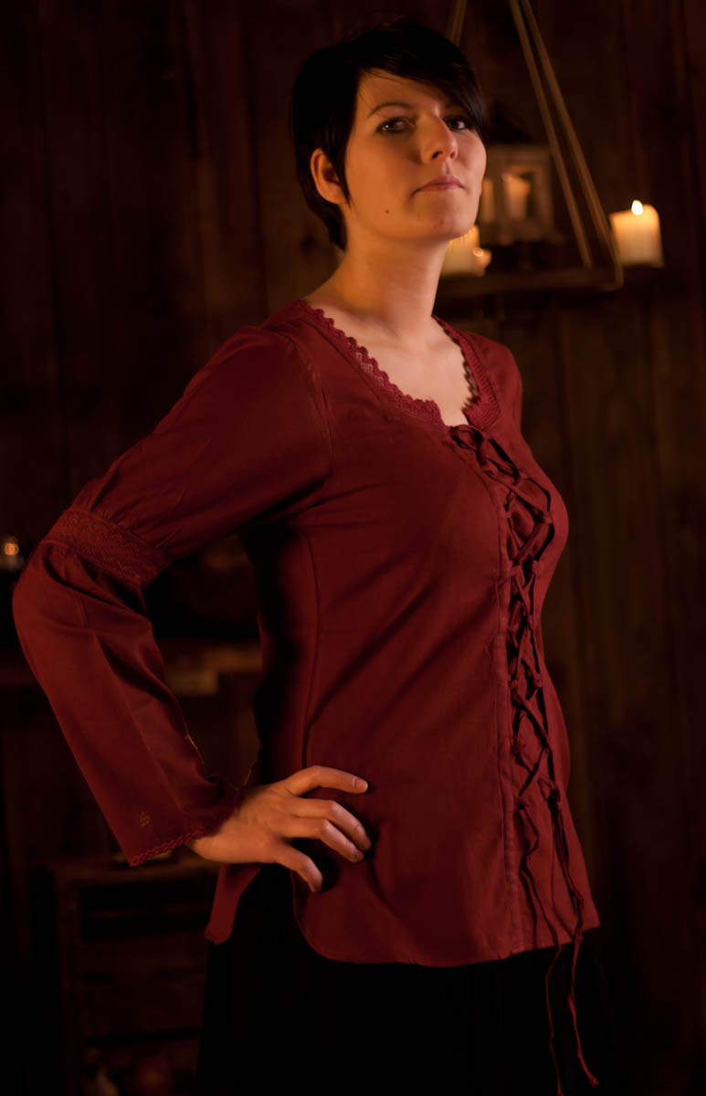 Mittelalterbluse mit Häkelspitze
