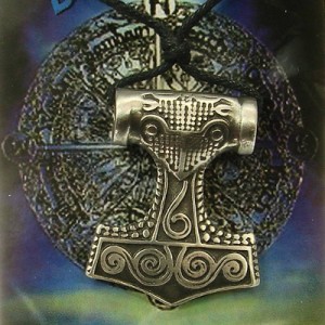 Ciondolo in peltro martello di Thor