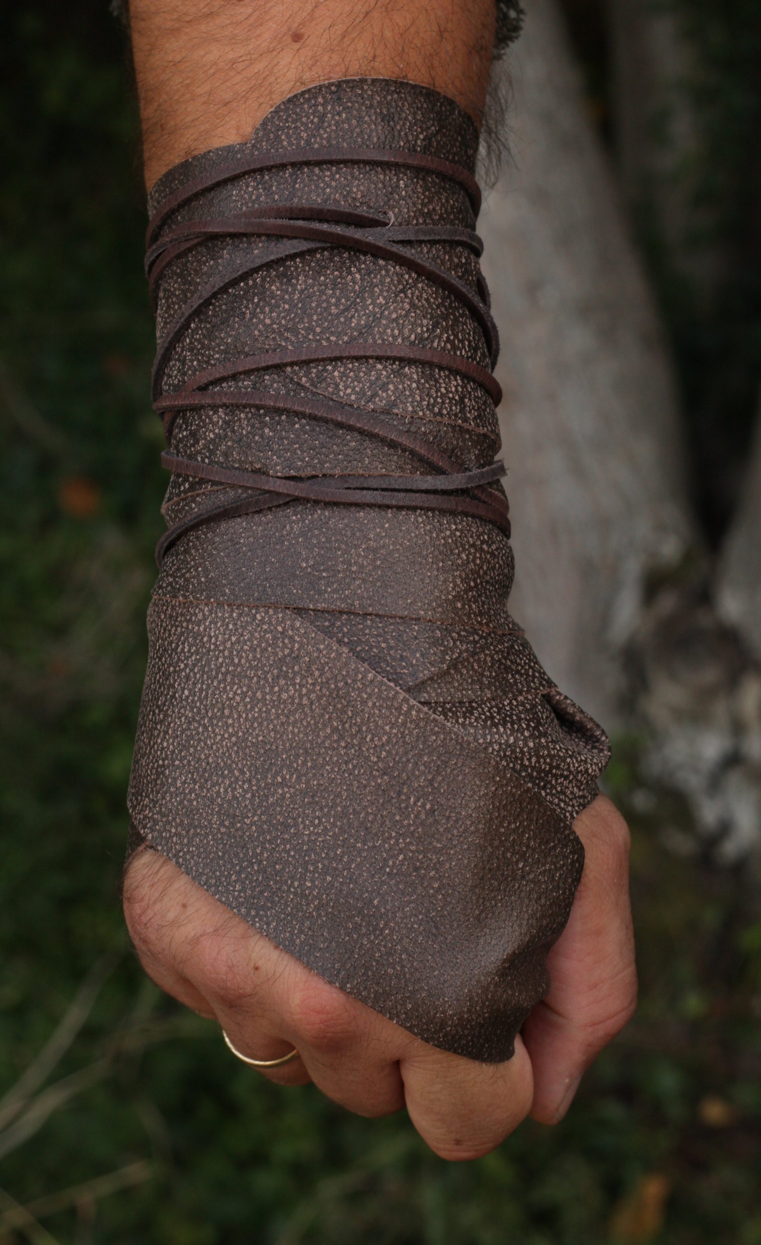 Lange Lederarmwickel