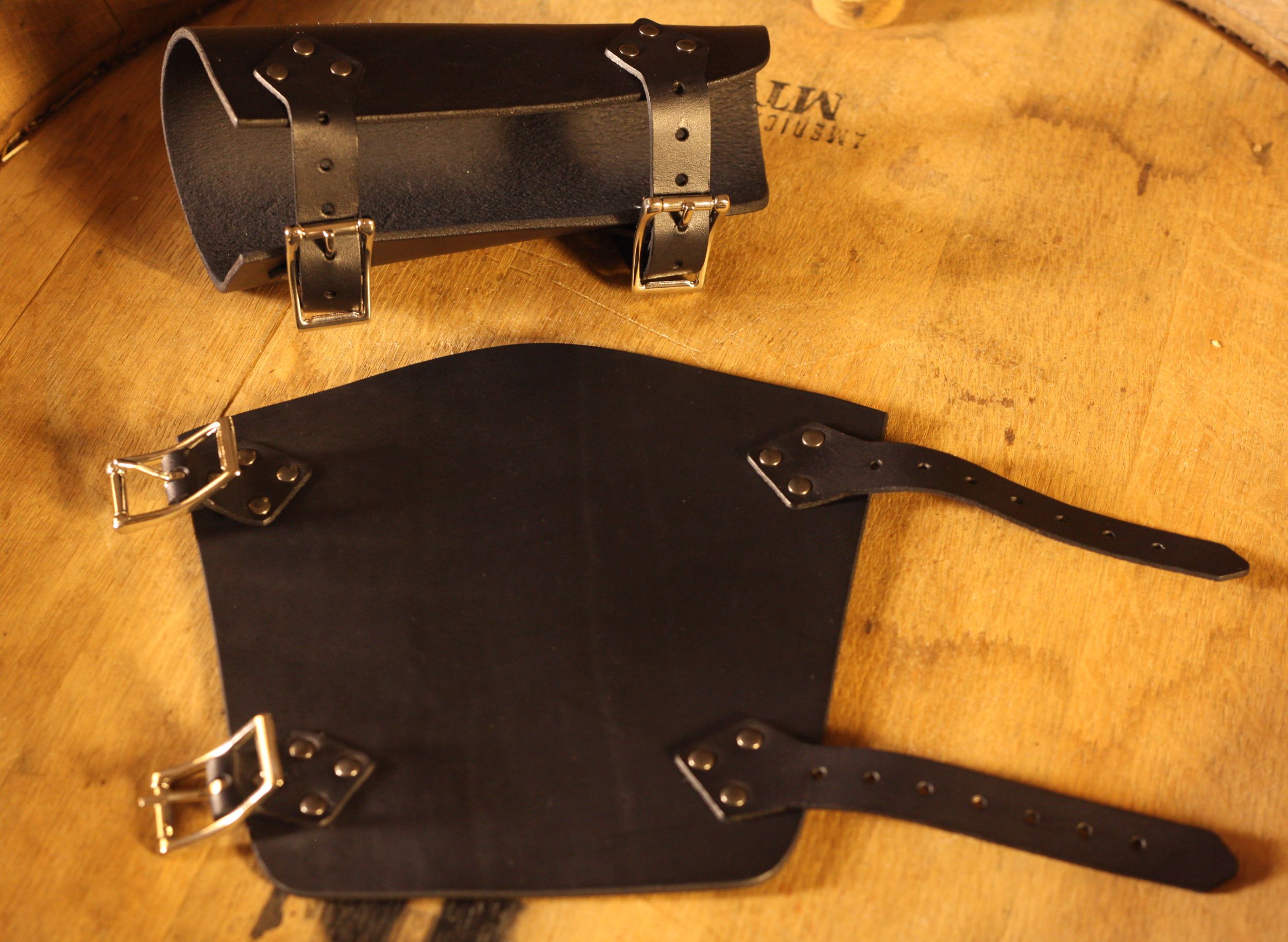 LARP Lederarmschienen mit Schnallen