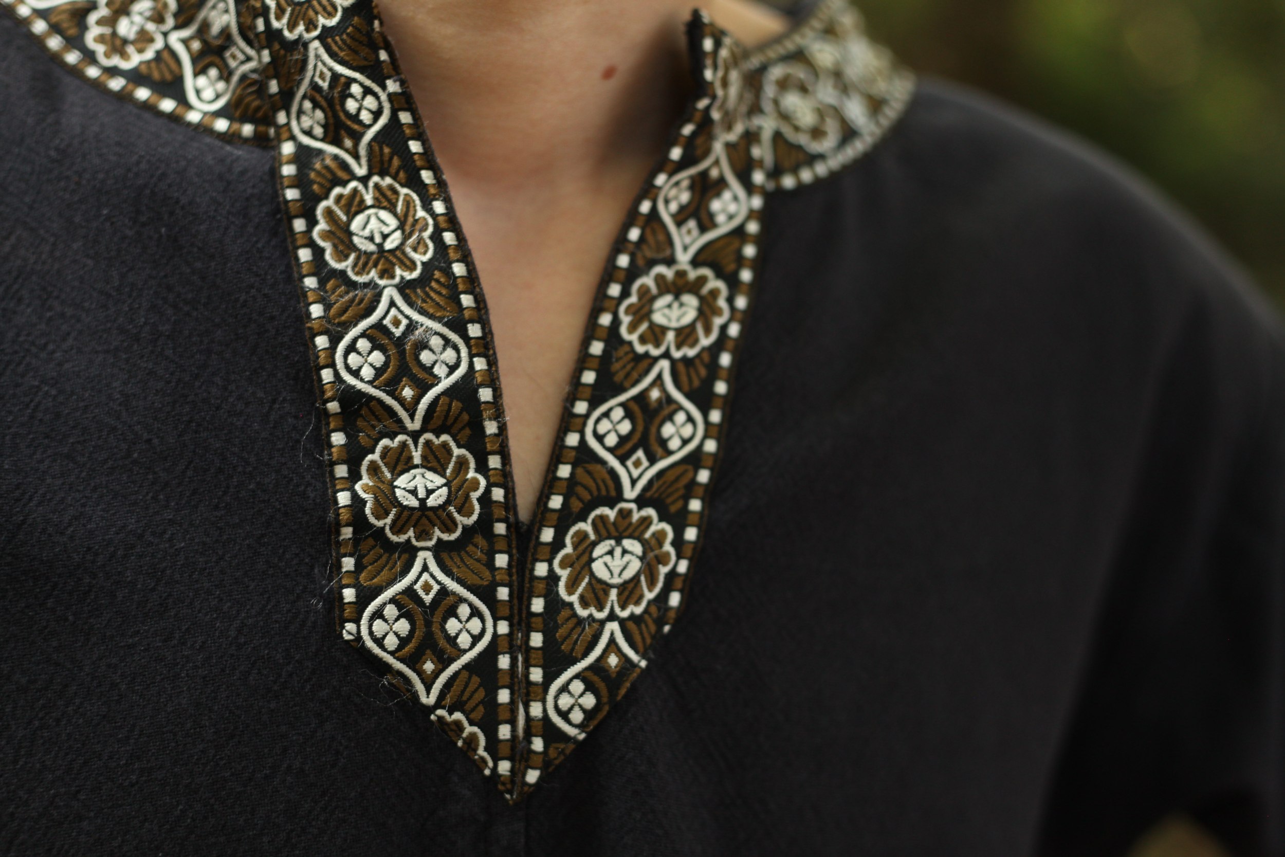 Kurzarm-Tunika mit Bordüre