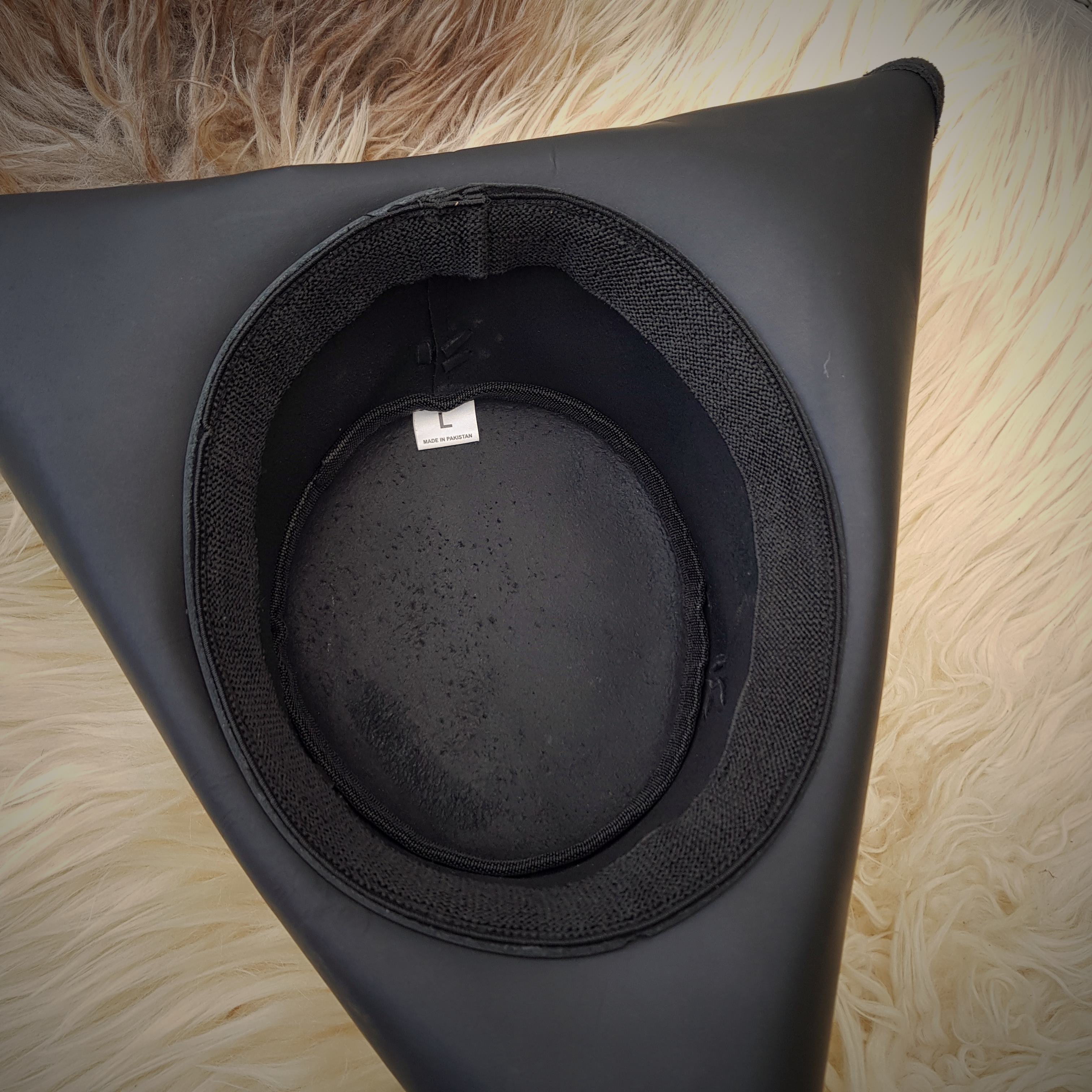 Schwarzer Leder-Dreispitz