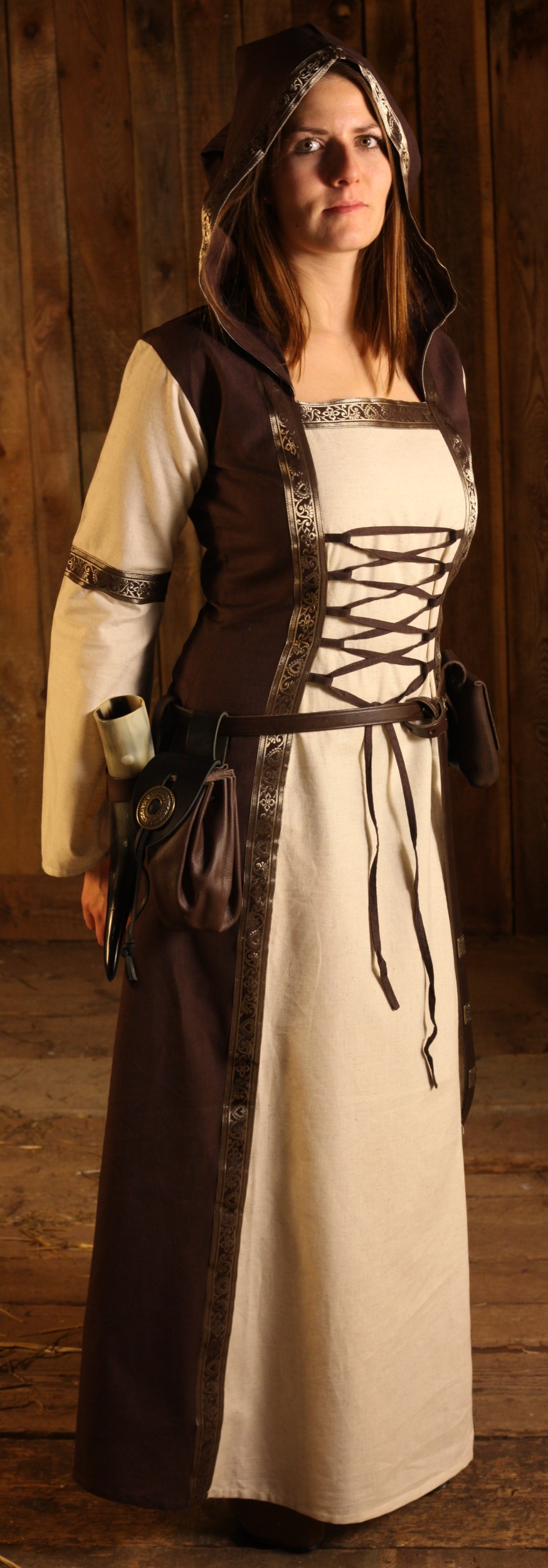 Mittelalterliches Gewandset für Frauen VI