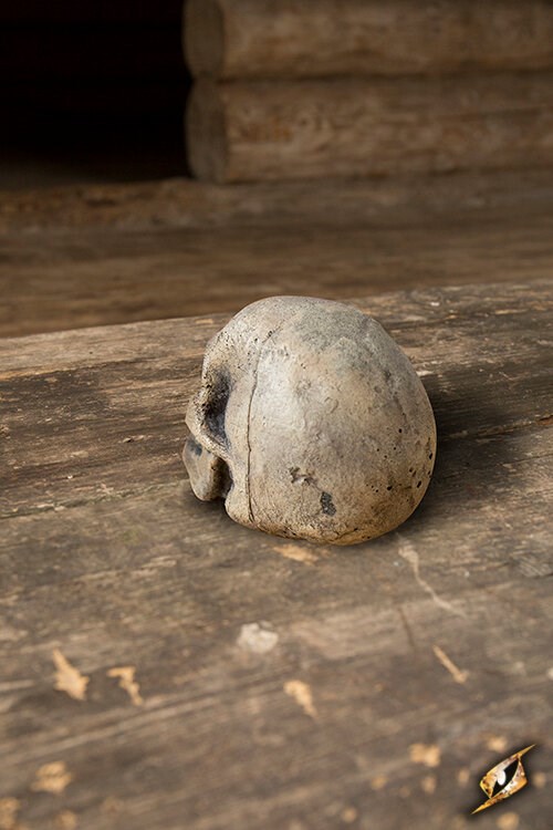 Kleiner Schädel aus Knochen