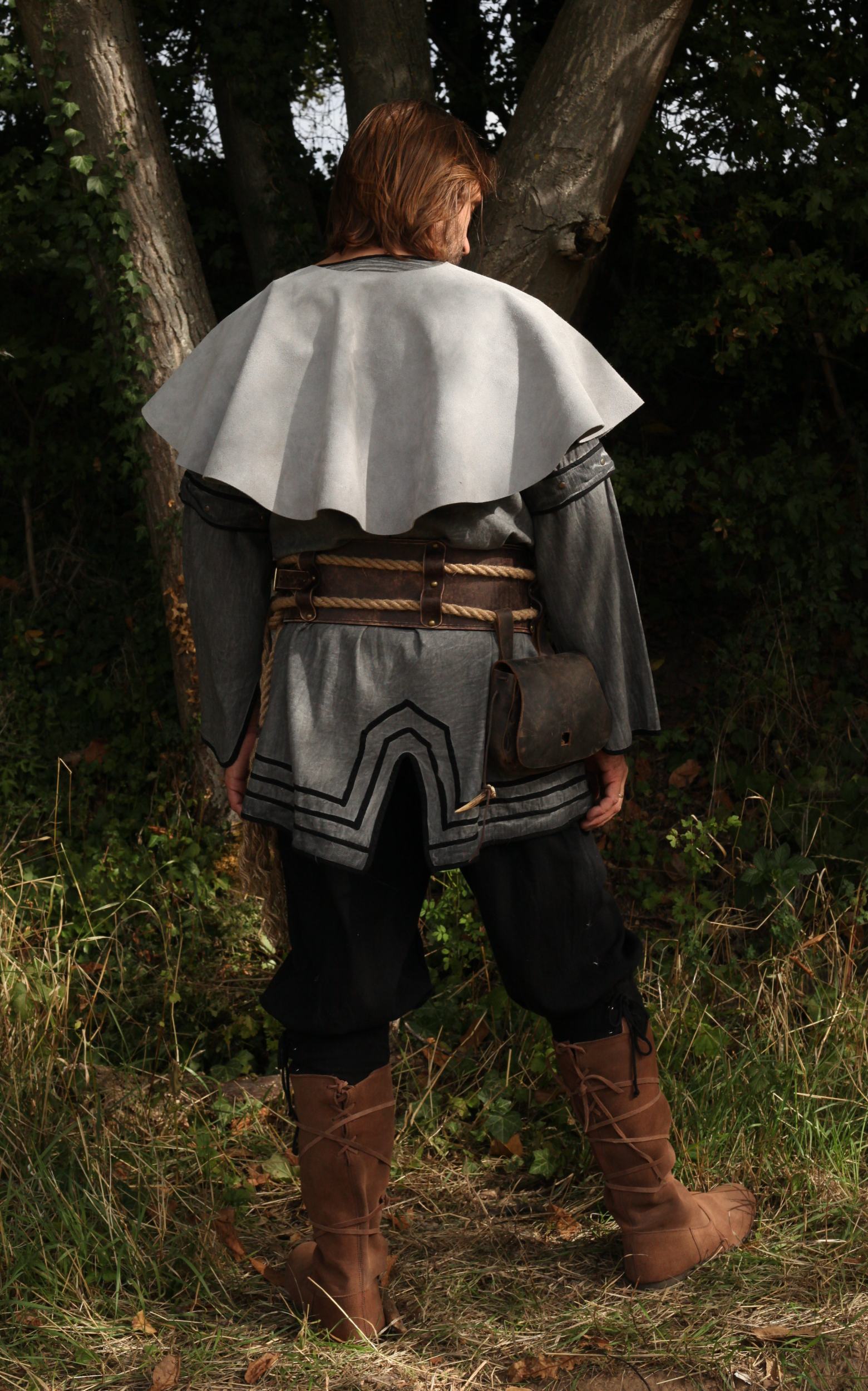 Gugel/Poncho aus Wildleder