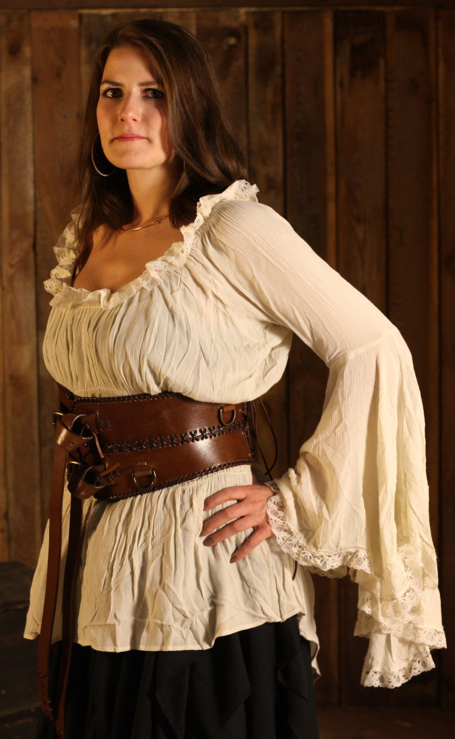 Luftige Bluse mit Trompetenärmeln