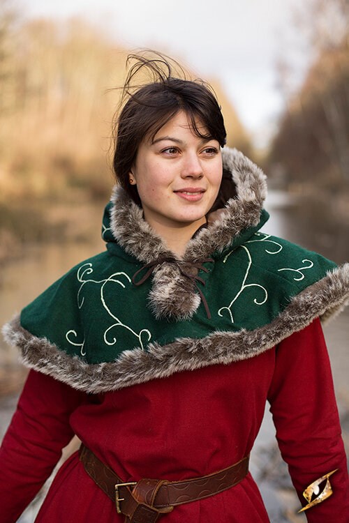 Wollgugel mit Pelzsaum