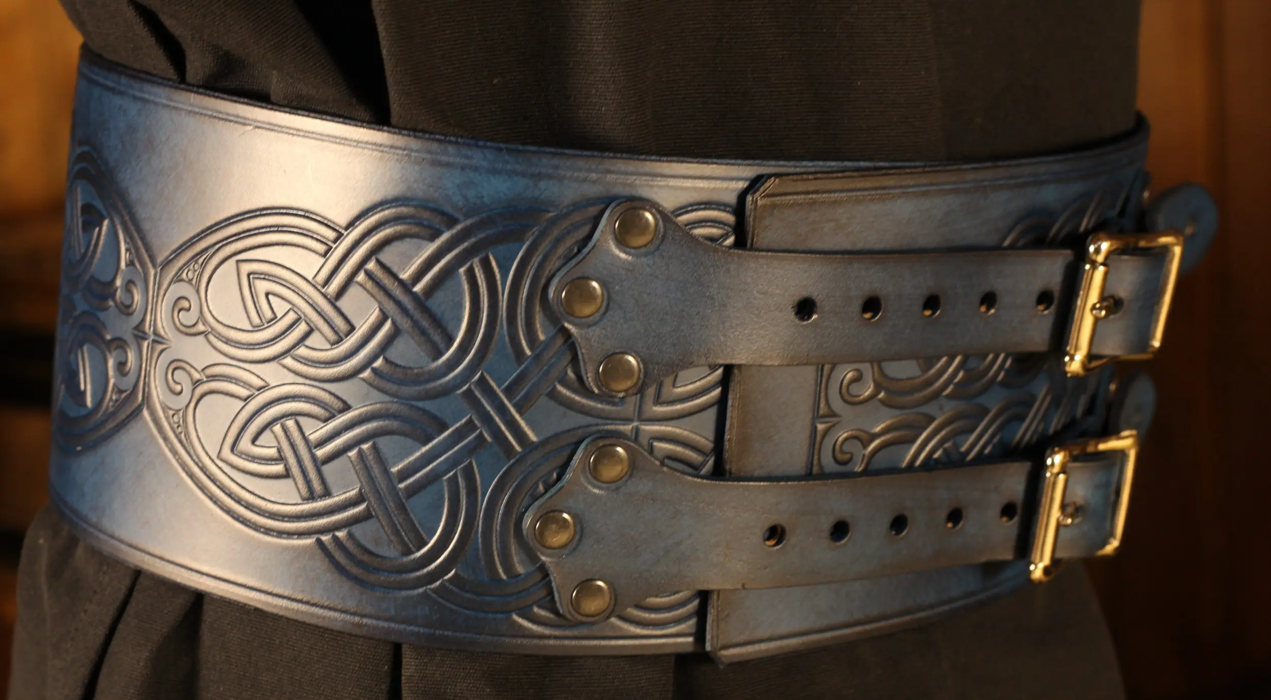 Breiter LARP Ledergürtel, blau